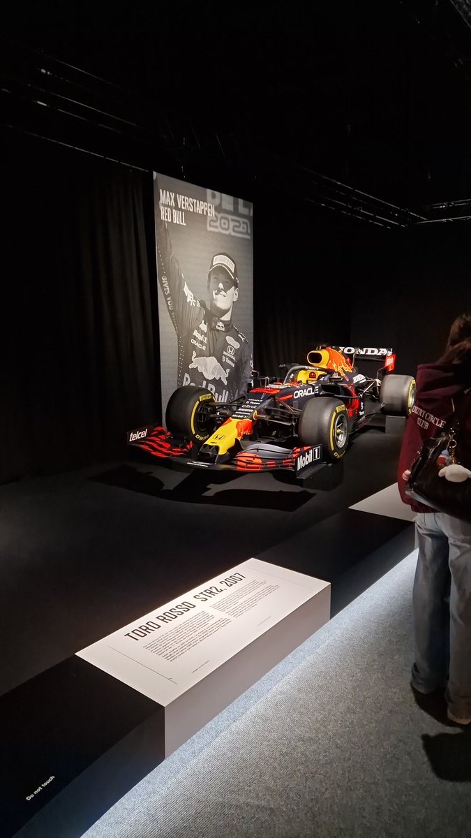 Leon🦇 tweet media