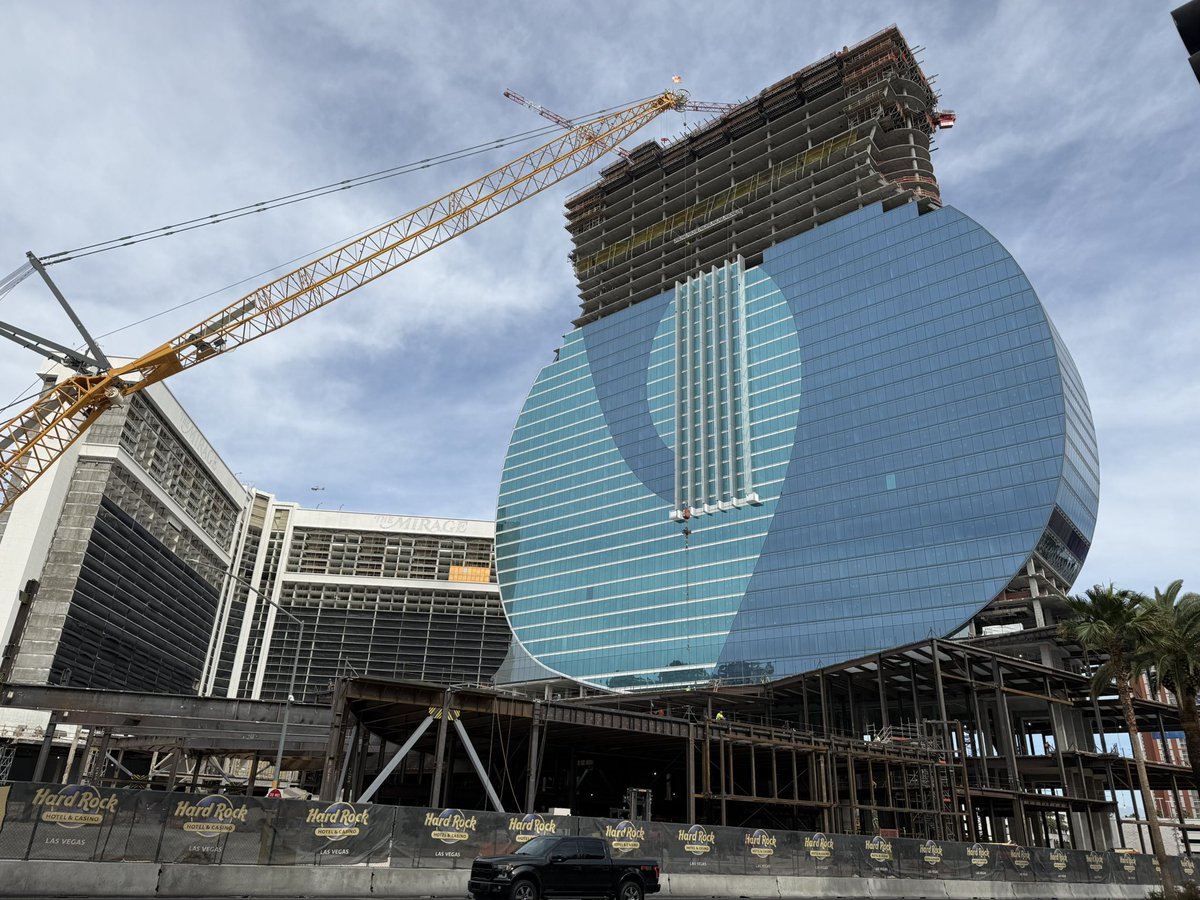 tcb737's tweet photo. A photo taken moments ago of Hard Rock Vegas. https://t.co/rWO5D1r6o6