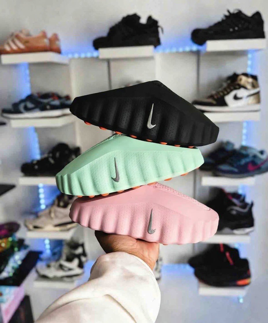 LinkDeal_'s tweet photo. Nike va drop des pépites le 11/04 à 09:00 UTC +2 

Cop or pass ? 

Lien : https://t.co/TmRadsUmxa https://t.co/9JD14WYVan