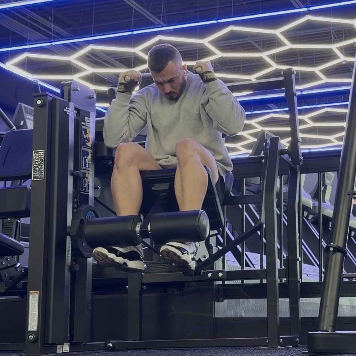 DeanTTraining's tweet photo. S Tier Exercises List

The BEST Exercises for EVERY Major Muscle Group:

Chest
1. Seated/Flat Chest Press Machine
2. Incline Chest Press Machine
3. Pec Fly Machine
BONUS: Seated Low to High Cable Flys

Lats
1. Wide Grip Lat Pull-Down Machine
2. Single Arm Lat Pull-Down Machine
3. Wide Grip Pull-Ups (Assisted/Bodyweight/Weighted)

Mid-Upper Back
1. Chest Supported T Bar Rows
2. Chest Supported Machine Rows
3. Chest Supported Cable Rows

Shoulders
1. Seated Machine OHP
2. Cuffed Cable Lateral Raises
3. Cable Rear Delt Flys

Biceps
1. Supinated Grip Machine Curls w/ Upper Arm Support
2. Preacher Cable Curls 
3. Seated BTB Cable Curls
BONUS: Neutral Grip Dumbbell Curls w/ Upper Arm Support

Triceps
1. Dip Machine
2. Incline Cable Tricep Push-Downs
3. Overhead Machine Extensions
BONUS: Banded Smith JM Press

Traps
1. Machine Kelso Shrugs
2. Smith Vertical Shrugs

Quads
1. Pendulum Squats
2. Leg Extensions
3. Leg Press (Feet Low On Platform)

Hamstrings
1. Seated Leg Curl Machine
2. 45° Extension Machine
3. Machine SLDLs
BONUS: Prone Leg Curl Machine

Adductors
1. Adduction Machine

Glutes
1. Hip Thrust Machine
2. 45° Extension Machine
3. Machine RDLs
BONUS: Leg Press (Feet High On Platform)

Calves
1. Calf Press On Leg Press
2. Machine Donkey Calf Raises
3. Machine Standing Calf Raises

Abs
1. Ab Crunch Machine
2. Weighted Decline Sit Ups/Crunches
3. Cable Crunches

Obliques
1. Machine Oblique Crunches
2. Machine Torso Twists
