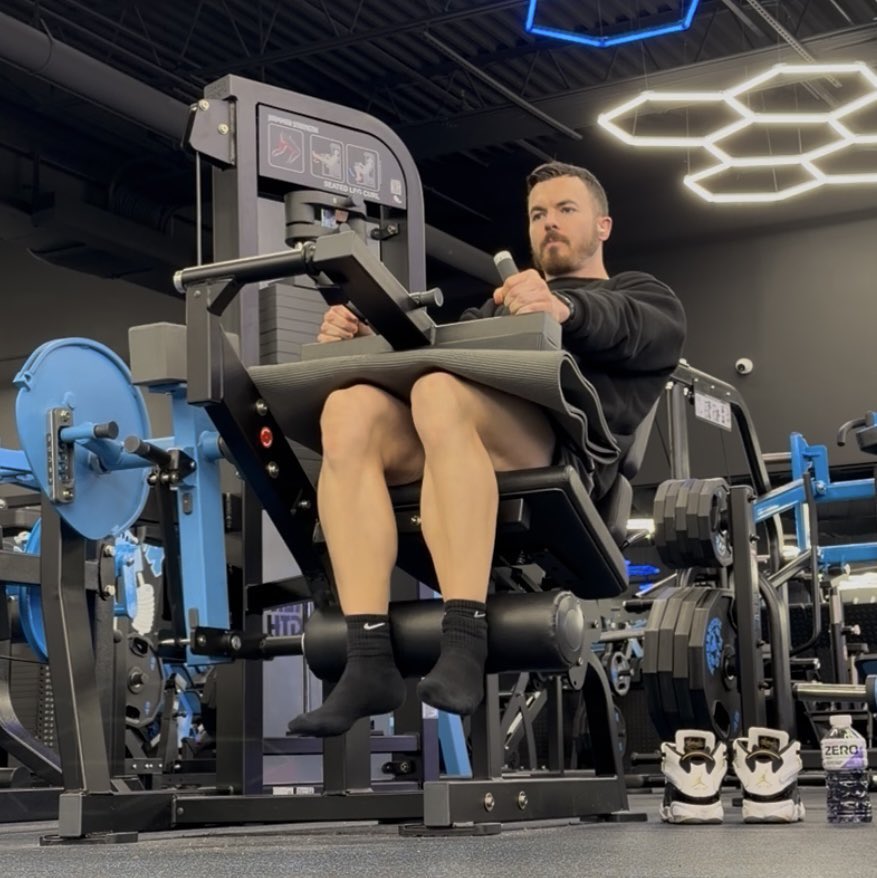 DeanTTraining's tweet photo. S Tier Exercises List

The BEST Exercises for EVERY Major Muscle Group:

Chest
1. Seated/Flat Chest Press Machine
2. Incline Chest Press Machine
3. Pec Fly Machine
BONUS: Seated Low to High Cable Flys

Lats
1. Wide Grip Lat Pull-Down Machine
2. Single Arm Lat Pull-Down Machine
3. Wide Grip Pull-Ups (Assisted/Bodyweight/Weighted)

Mid-Upper Back
1. Chest Supported T Bar Rows
2. Chest Supported Machine Rows
3. Chest Supported Cable Rows

Shoulders
1. Seated Machine OHP
2. Cuffed Cable Lateral Raises
3. Cable Rear Delt Flys

Biceps
1. Supinated Grip Machine Curls w/ Upper Arm Support
2. Preacher Cable Curls 
3. Seated BTB Cable Curls
BONUS: Neutral Grip Dumbbell Curls w/ Upper Arm Support

Triceps
1. Dip Machine
2. Incline Cable Tricep Push-Downs
3. Overhead Machine Extensions
BONUS: Banded Smith JM Press

Traps
1. Machine Kelso Shrugs
2. Smith Vertical Shrugs

Quads
1. Pendulum Squats
2. Leg Extensions
3. Leg Press (Feet Low On Platform)

Hamstrings
1. Seated Leg Curl Machine
2. 45° Extension Machine
3. Machine SLDLs
BONUS: Prone Leg Curl Machine

Adductors
1. Adduction Machine

Glutes
1. Hip Thrust Machine
2. 45° Extension Machine
3. Machine RDLs
BONUS: Leg Press (Feet High On Platform)

Calves
1. Calf Press On Leg Press
2. Machine Donkey Calf Raises
3. Machine Standing Calf Raises

Abs
1. Ab Crunch Machine
2. Weighted Decline Sit Ups/Crunches
3. Cable Crunches

Obliques
1. Machine Oblique Crunches
2. Machine Torso Twists