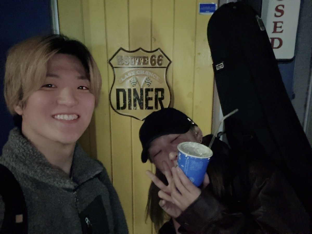 ねぼすけイエロー tweet media