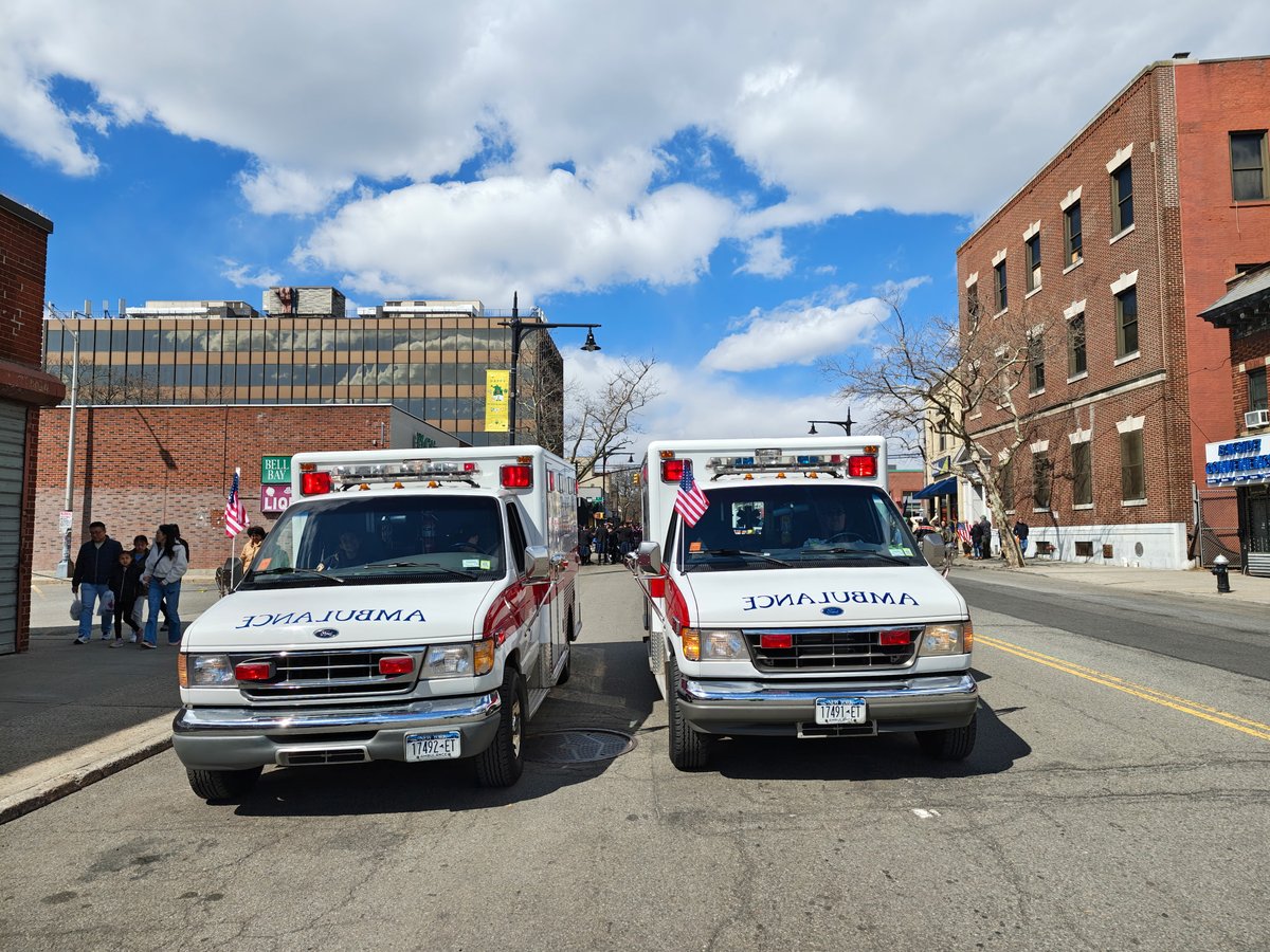 BayCommunityVAC's tweet photo. We had a fantastic time at the Bayside St. Patrick’s Day Parade this past Saturday! 🍀🚑 Thank you to everyone who came out to celebrate with us. It’s an honor to serve such a vibrant community! #Bayside #StPatricksDayParade #CommunityVolunteer https://t.co/rdBE6tBHBb