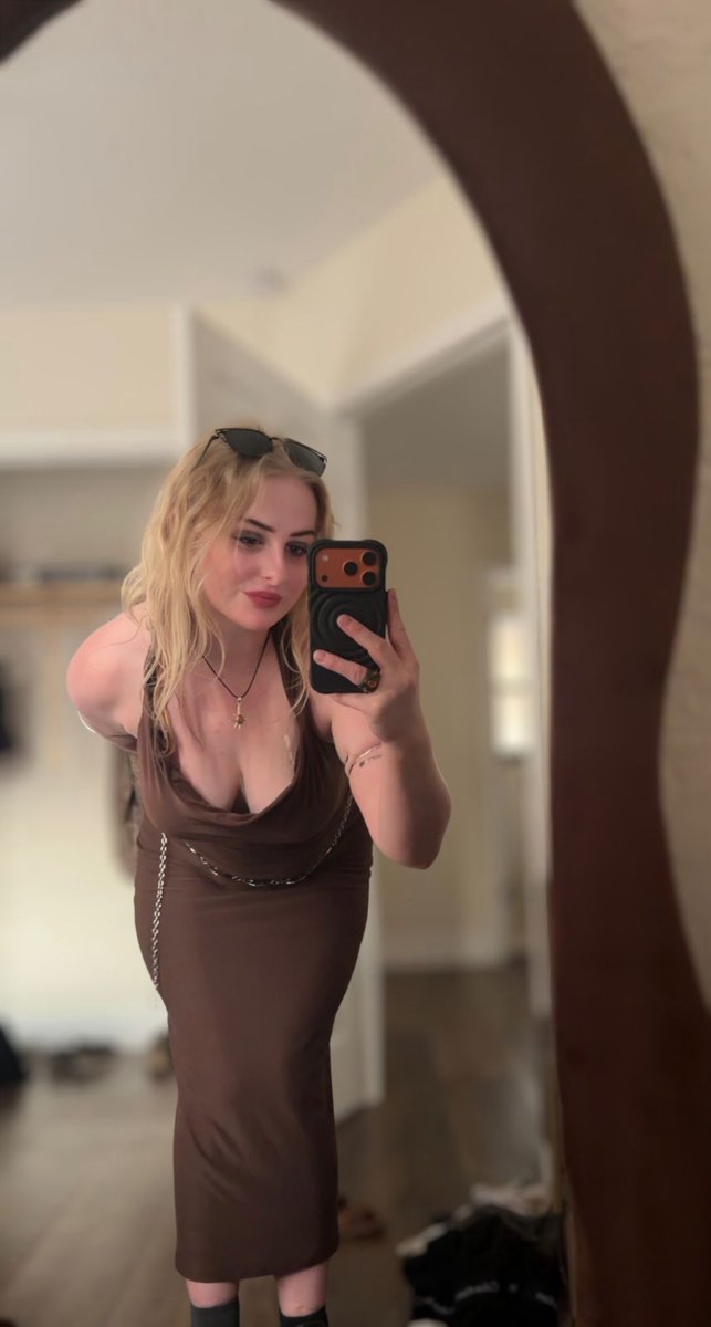 lynne ᡣ • . • 𐭩 tweet media