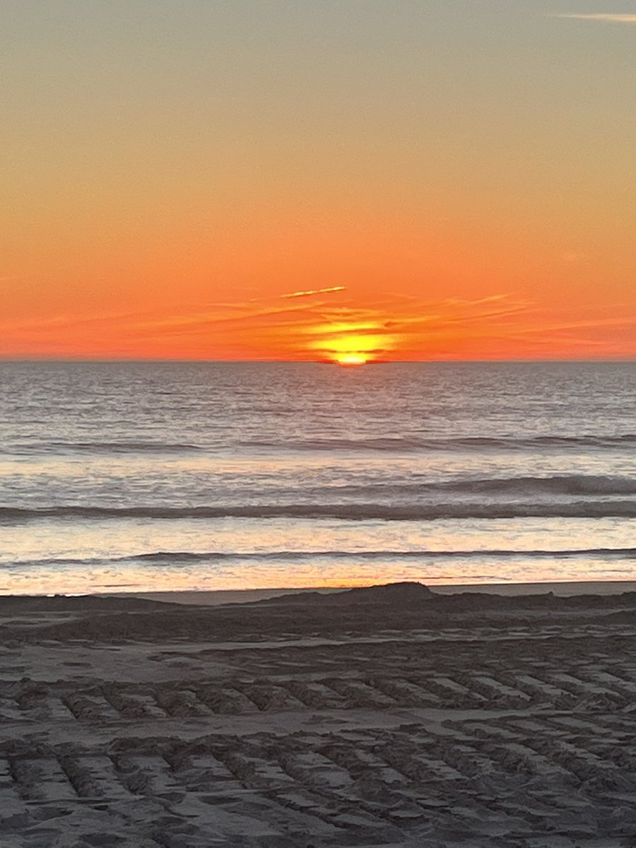 EYESOPN's tweet photo. @Maguro_Maznaga California is one of the most beautiful and amazing places that has politically been destroyed. I live in Southern California and one party rule has destroyed it. But our beauty remains https://t.co/bv3QuKrk2Z