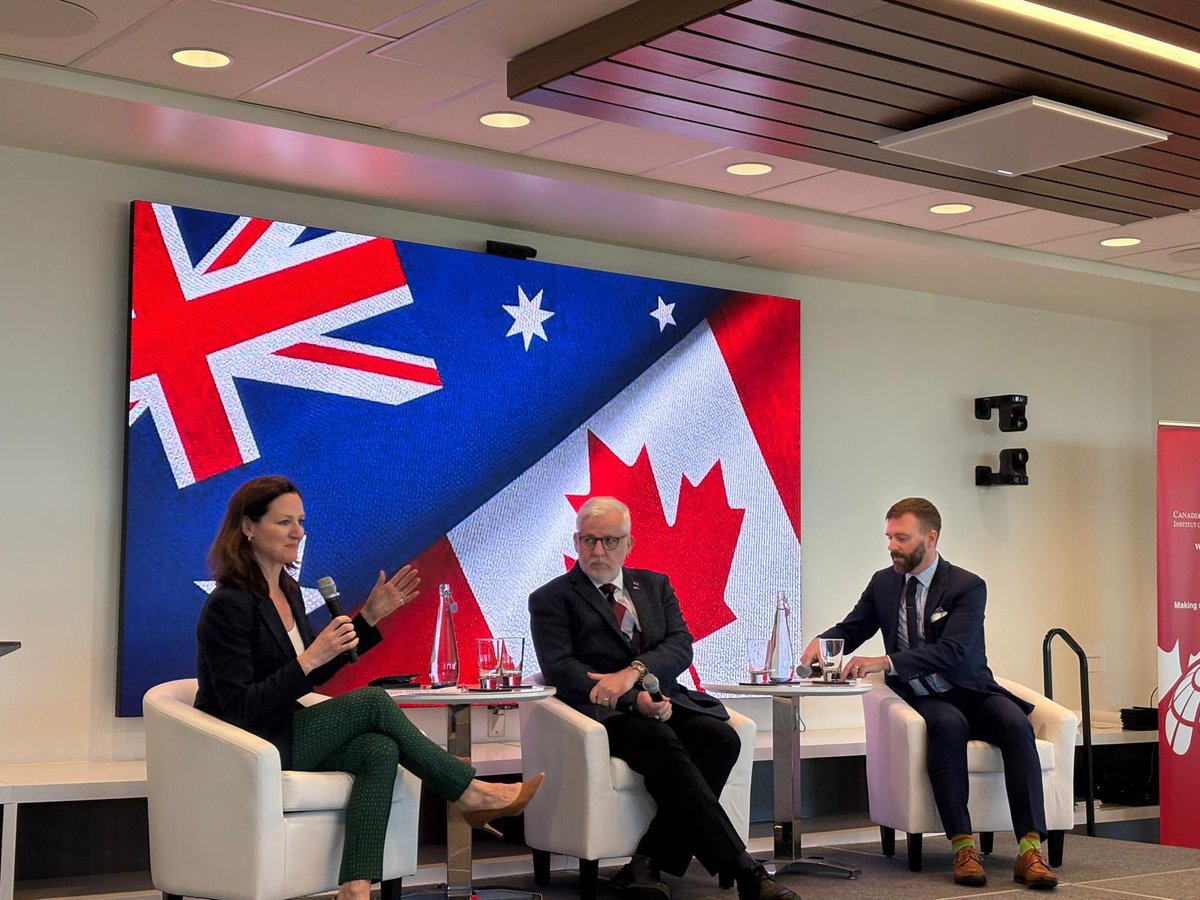 Australia in Canada tweet media