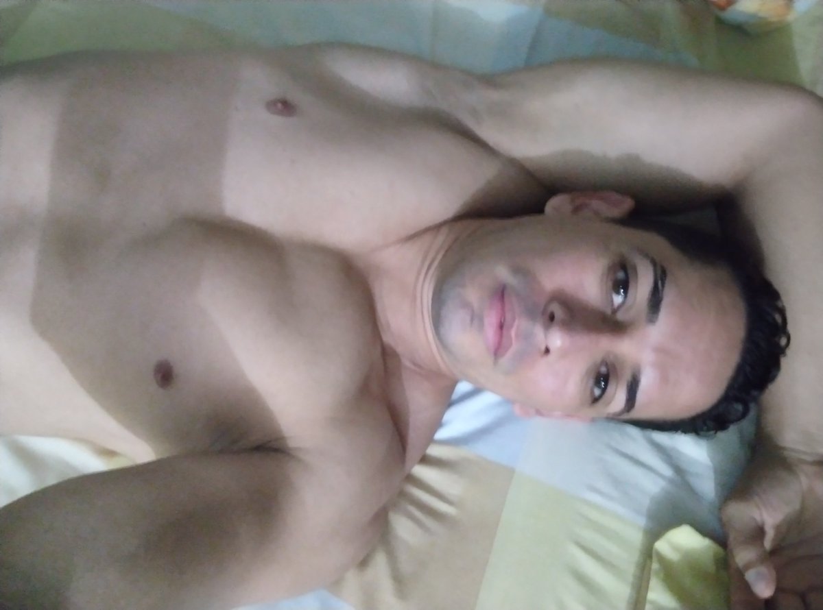 AdelisDiaz's tweet photo. Plan para semana santa ❓ levantarme lo menos posible de mi cama https://t.co/gTuEaiCxdt