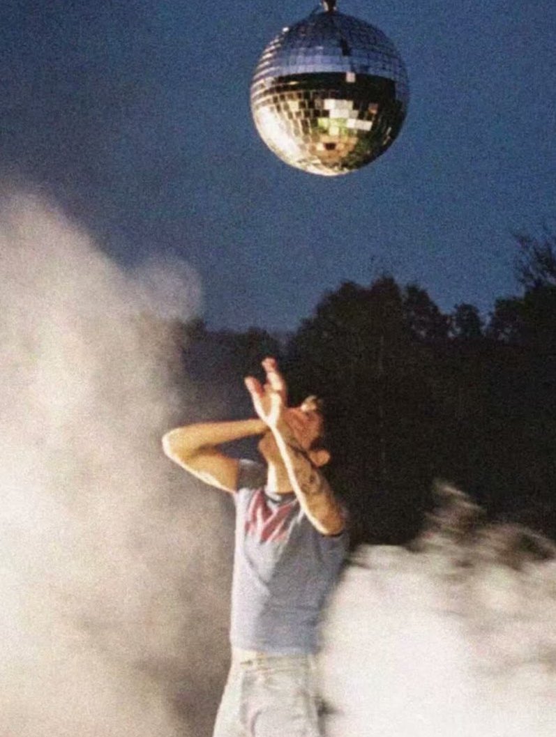 𝑠𝑎𝑟𝑎 tweet media