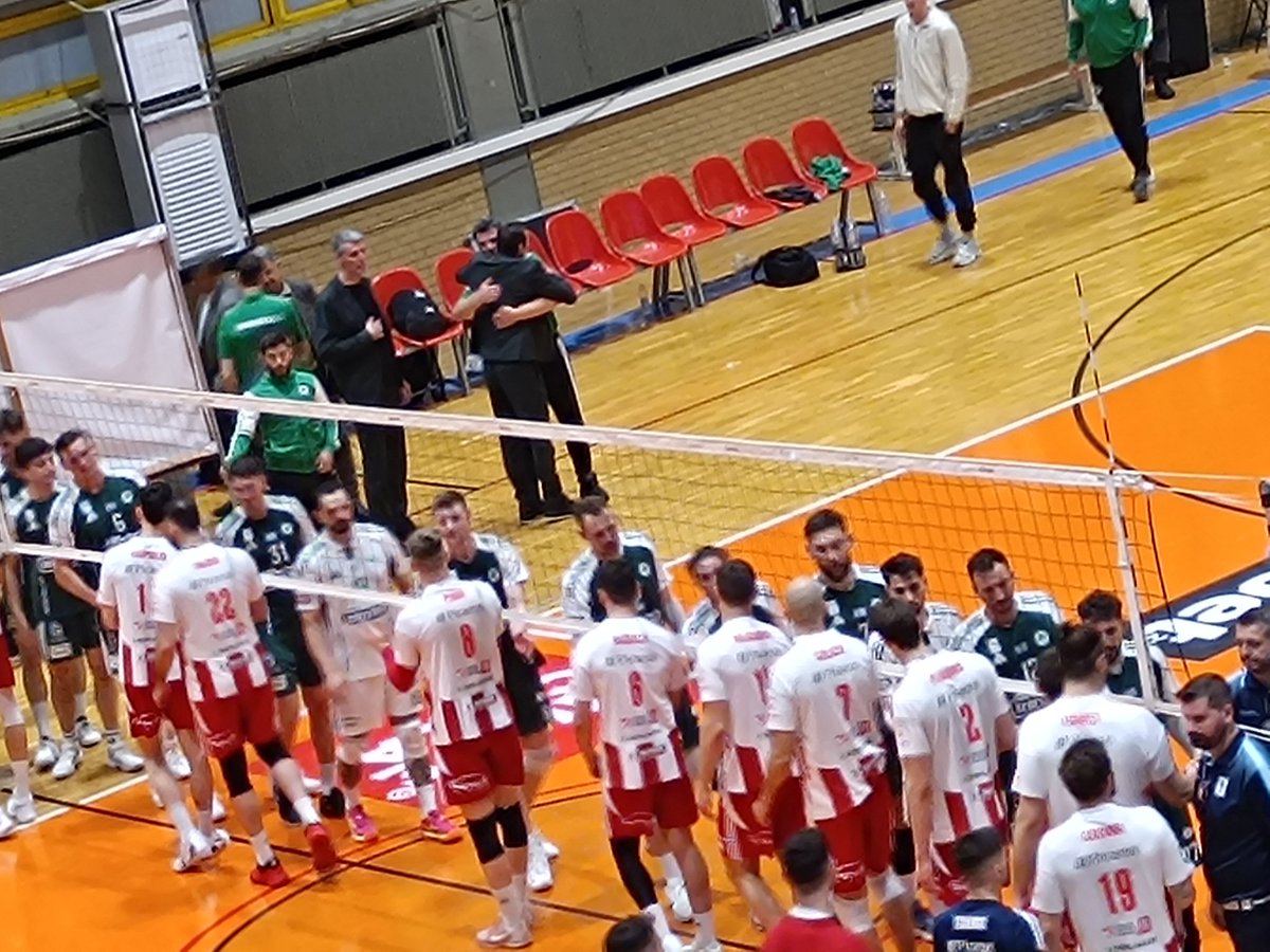 Nikos_Gkekas's tweet image. Παναθηναϊκός - Ολυμπιακός 3-0 σετ και 3-0 νίκες! Το σύνολο του Ανδρεοπουλου "σκουπίζει" τους Πειραιώτες στην ημιτελική φάση της #volleyleague και προκρίνεται στους τελικούς. Στόχος για τον #paovolley η διατηρηση των σκήπτρων του πρωταθλητή και το νταμπλ μετά το κύπελλο! #paooly
