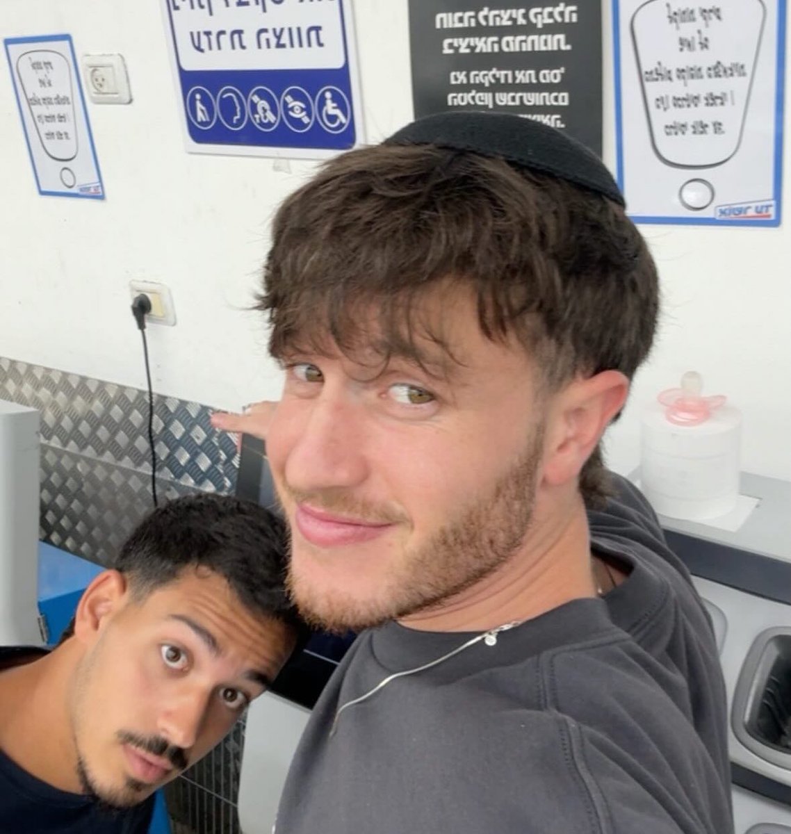 ُ svhibe 𖣂 tweet media