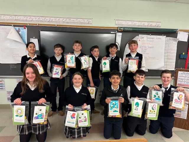 GivingTreeFam's tweet photo. A special thank you to the students of Saints Philip and James School who recently assembled #MorningMunchieBags for local Meals on Wheels recipients. The students also included some very thoughtful notes of encouragement.  #kindness #kidscangiveback https://t.co/6BcHwPJbVM