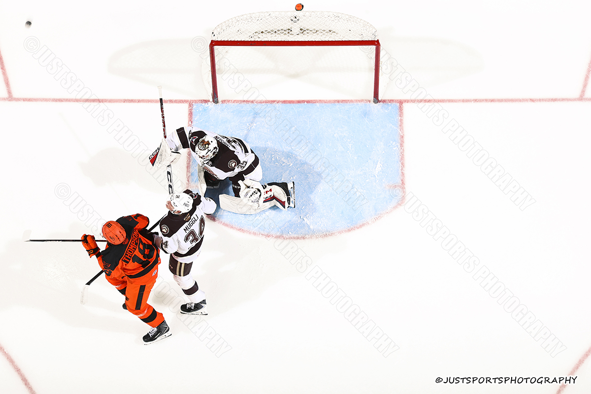 JustSports_AHL's tweet image. 03-28-2026 LEHIGH VALLEY PHANTOMS vs HERSHEY BEARS

CATWALK MOUNTED AND REMOTELY TRIGGERED CAMERA AIMED AT THE GOAL

@LVPhantoms
@TheHersheyBears
@pocketwizard
#remotecamera
#RemoteCameras
#makeitpossible
#whereistheremotecamera
#funwithremotes
#PocketWizard
#ShotOnCanon