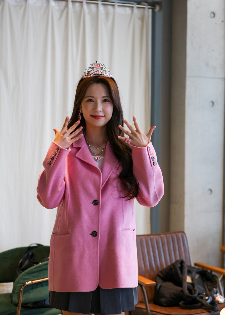 17171771 tweet media