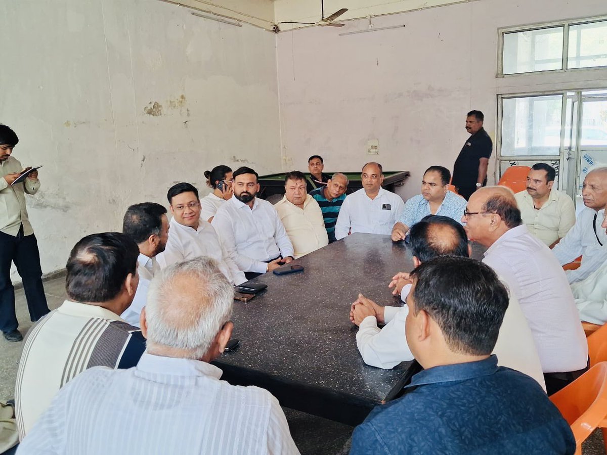 4 अप्रैल को कैबिनेट मंत्री श्री विपुल गोयल जी द्वारा आयोजित “विकसित फरीदाबाद धन्यवाद रैली” में अधिक से अधिक संख्या में सहभागिता सुनिश्चित करने हेतु भाजपा युवा नेता श्री अमन गोयल जी के साथ सेक्टर-17 कम्युनिटी सेंटर में RWA सेक्टर-17 के सम्मानित सदस्यों के साथ बैठक आयोजित की।