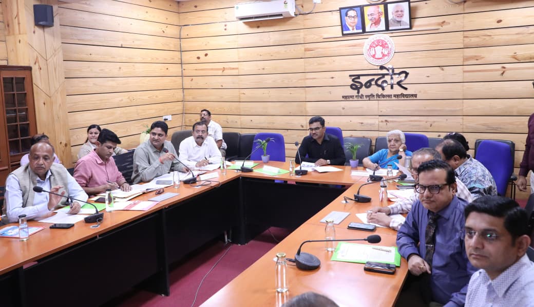 Indore Commissioner tweet media