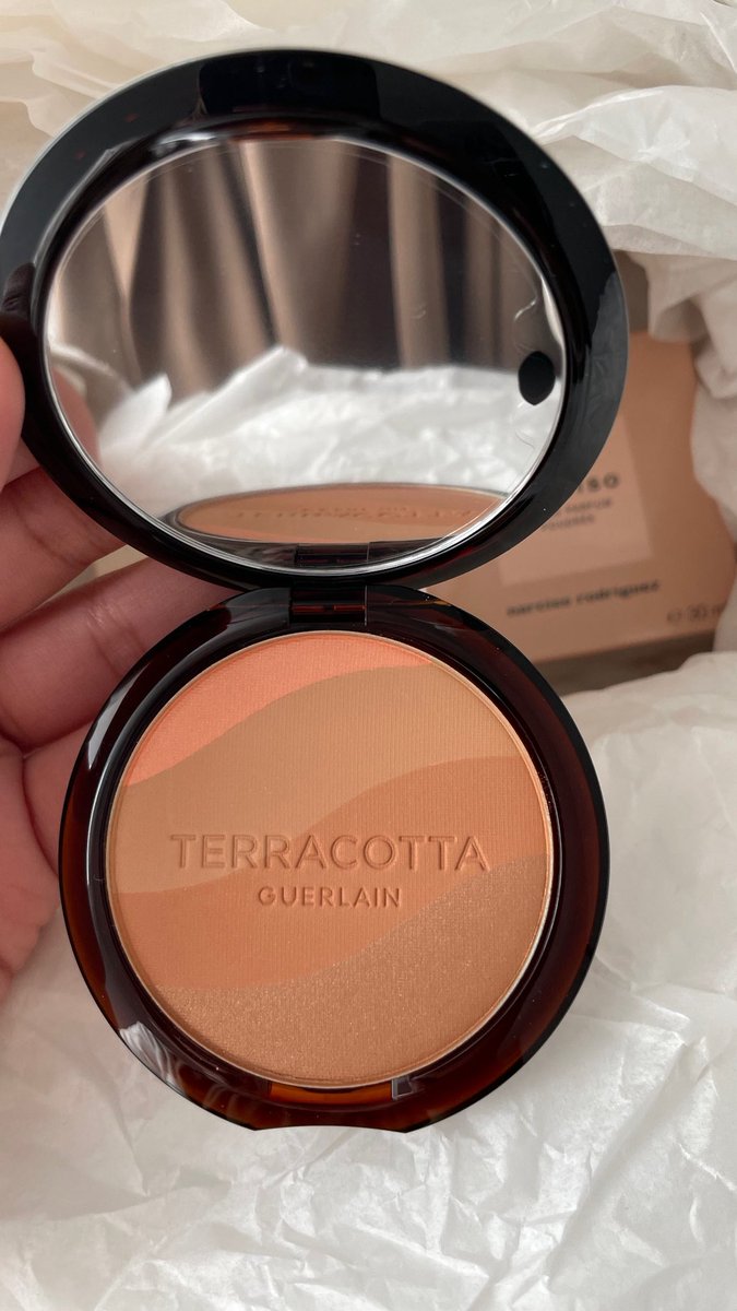sla_meb's tweet photo. Incroyable la nouvelle terracotta Guerlain 🇲🇦 https://t.co/7xWHYjpYlT