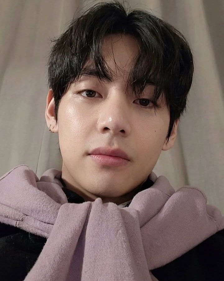 Kim Taehyung (BTS) tweet media