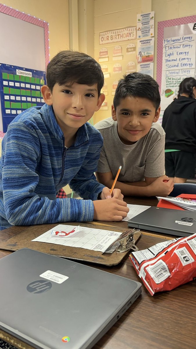 amandareardon_'s tweet image. Rainy day? No problem! ☔ Our Math Egg Hunt was still a hit as students hopped around solving problems hidden inside eggs! 🐰🐣 @NISDOtt #OttStars #OttWorldTour