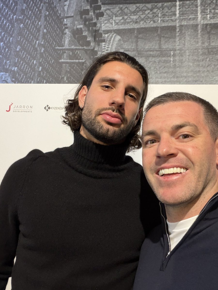 Kevin Dickinson tweet media