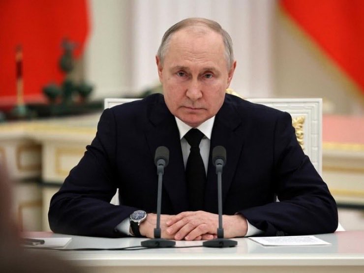 BRICSNewsFR's tweet image. 🚨BREAKING🚨

La #Russie annonce l’envoi d’un second pétrolier à #Cuba alors que l'île traverse une grave crise énergétique provoquée par le blocus du gouvernement des #USA. 

Il devrait être accompagné par un sous-marin, ce qui permet de calmer les ardeurs de certains dans la