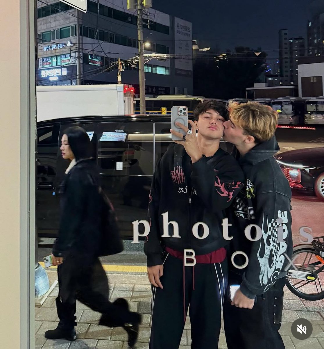 soso 🌓 tweet media