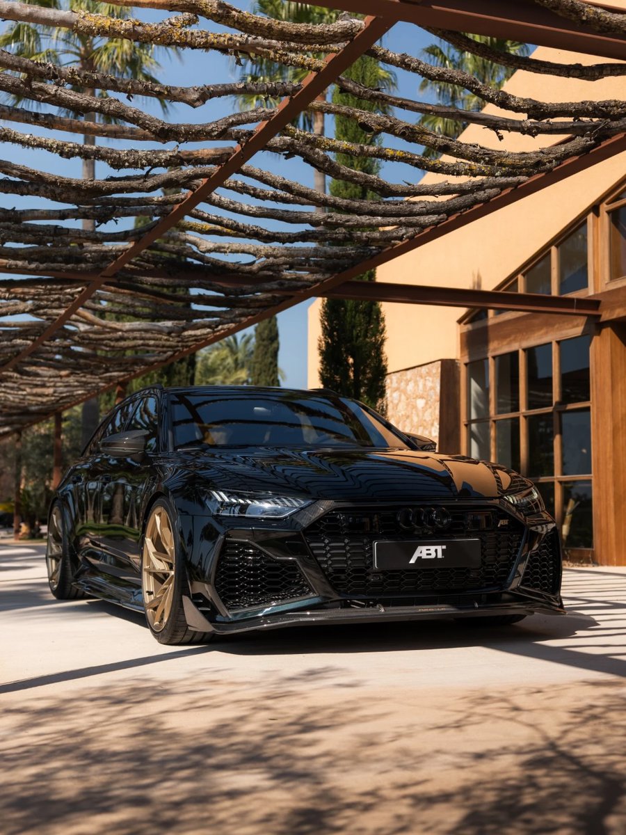 competitionreal's tweet image. AUDI RS6 🖤