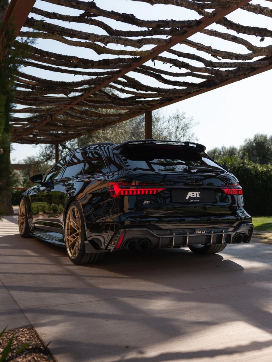 competitionreal's tweet image. AUDI RS6 🖤
