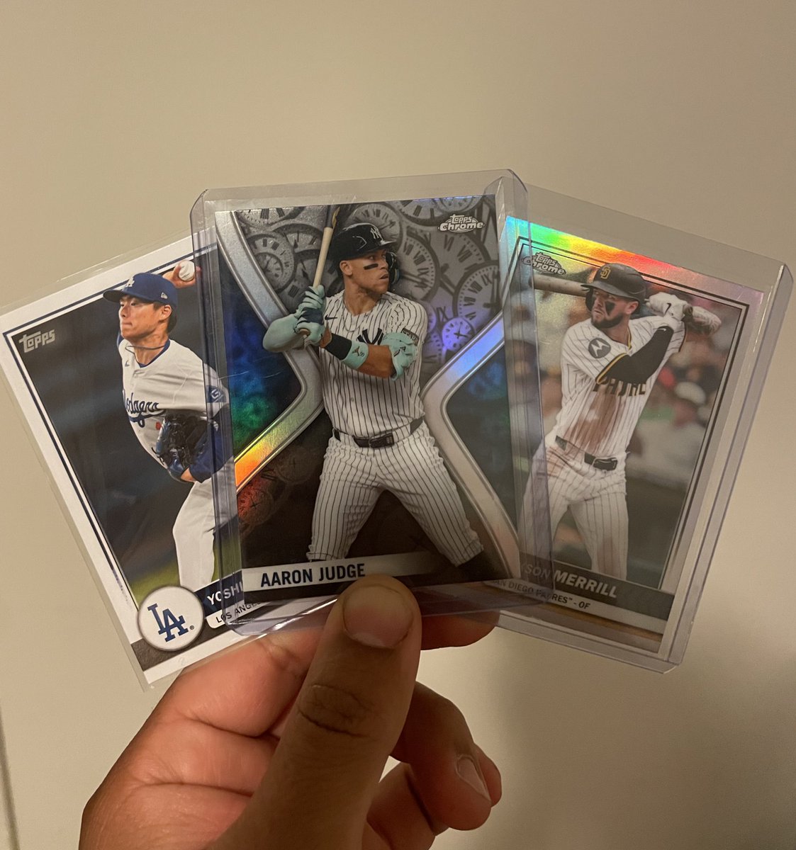 TK_Menso's tweet photo. @JayBobSons Meh, these were the only cards that I really liked from this box. The rest were meh so buy at your own risk in my opinion https://t.co/MvRfdIvaby