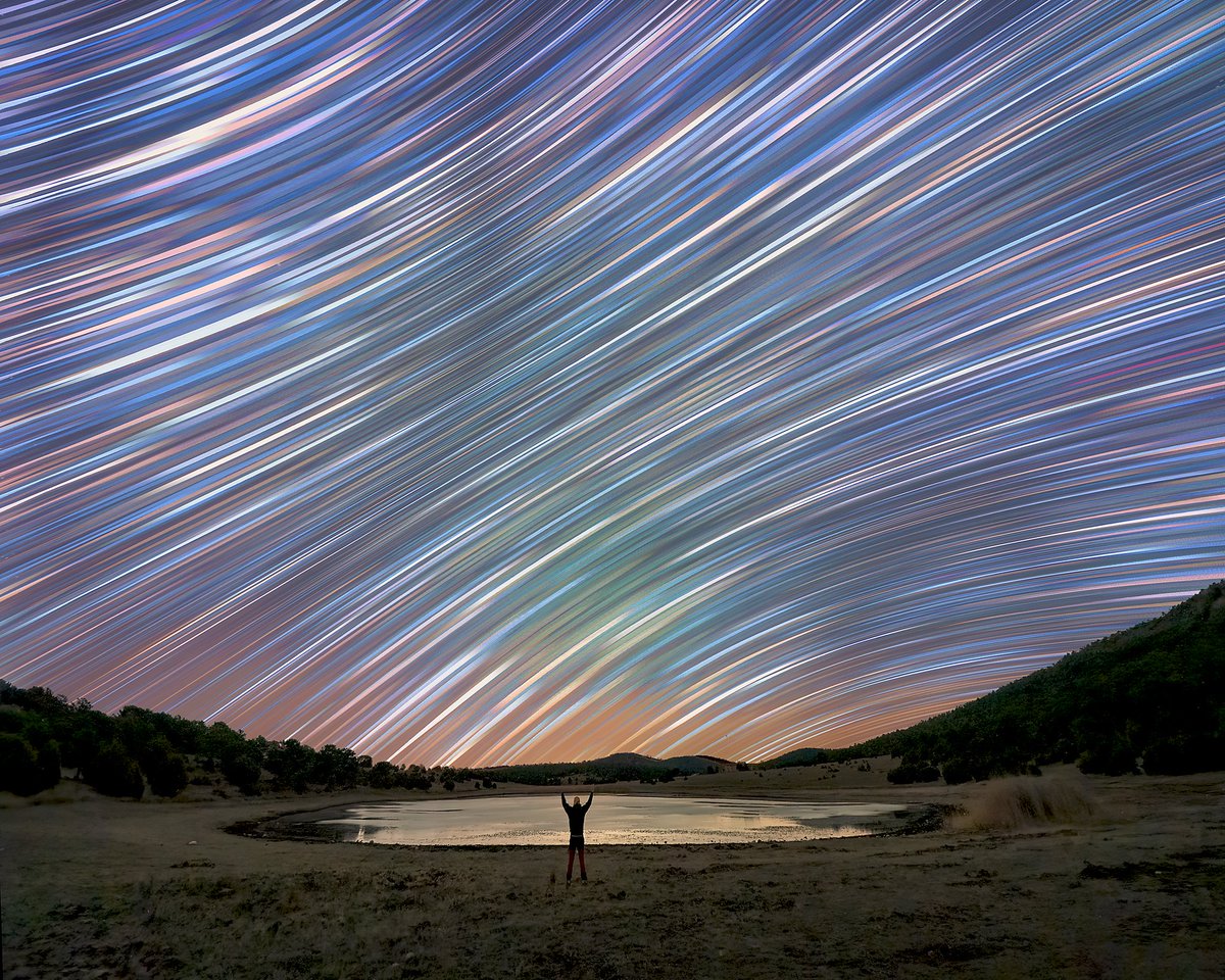 “Star trails taken with the camera pointed at the celestial equator.”
📷 Sony a7 iii  | 14mm | Sky: ƒ/4 | 30s (x250 stack) | ISO 800 | Foreground: ƒ/2.8 | 30s
👉 Photo by Andrés Gonzalo.
📍 Planned with PhotoPills: photopills.com