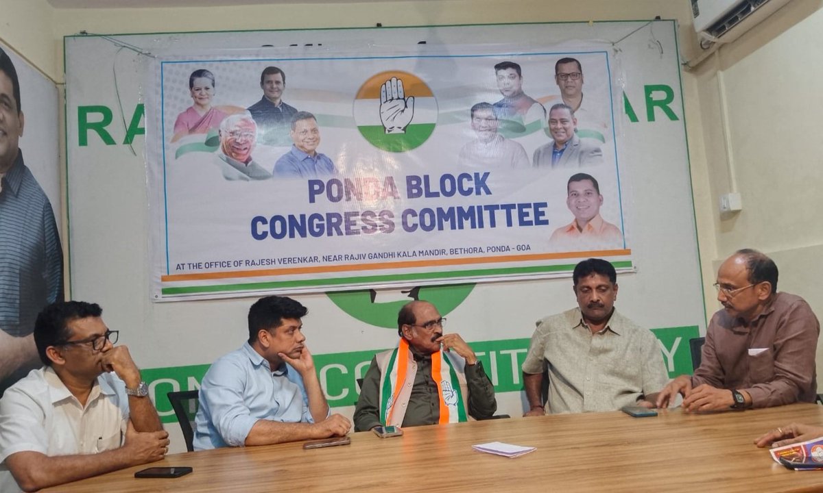 NarvekarNagaraj's tweet image. Discussed many issues about OBC people in Goa with Goa Pradesh Congress President @amitspatkar ji, AICC General Secretary in-charge of Goa @Manikrao_INC ji and OBC state chairman @chopdecarsharad
#OBC_Goa
#By_election
@RahulGandhi @DrJaihind @INCOBCIndia @INCIndia @KRajuINC