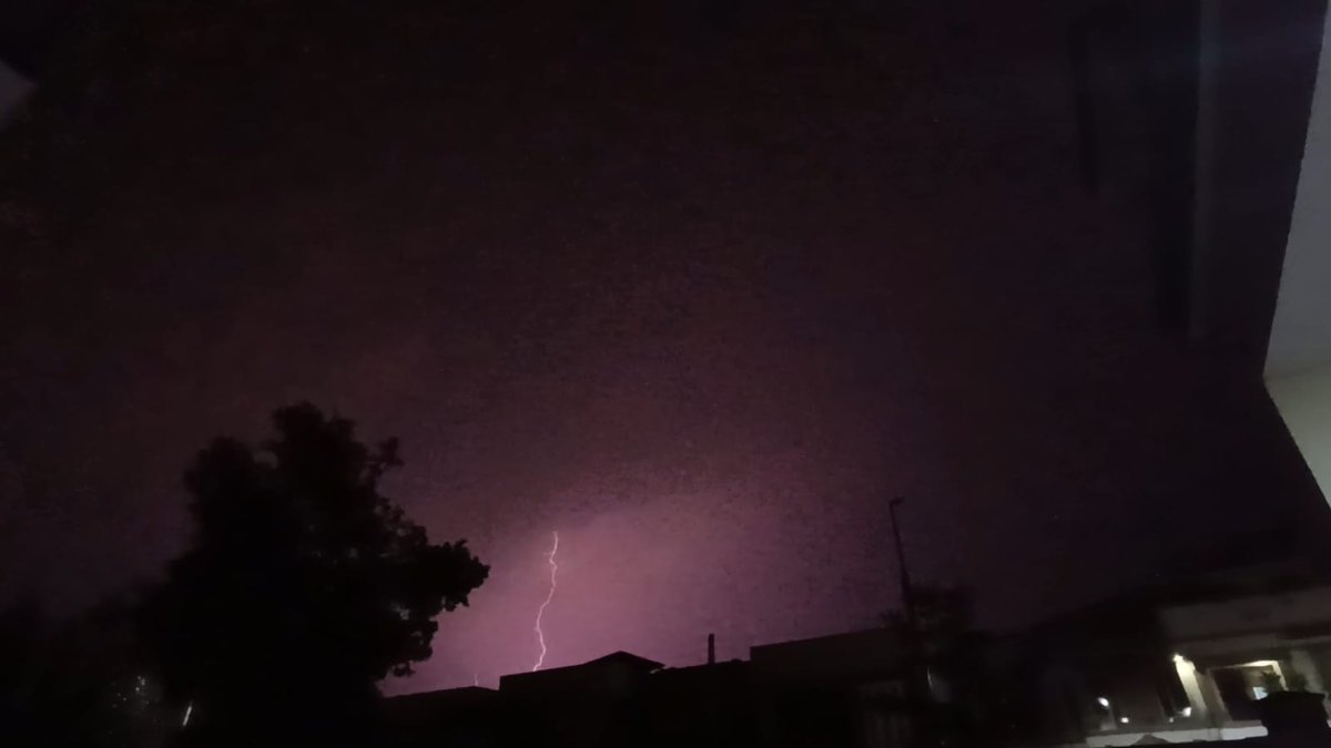 GulKashif1's tweet image. Multan's weather today 🌩️🌧️
It was really scary 😦
#Multan #ملتان