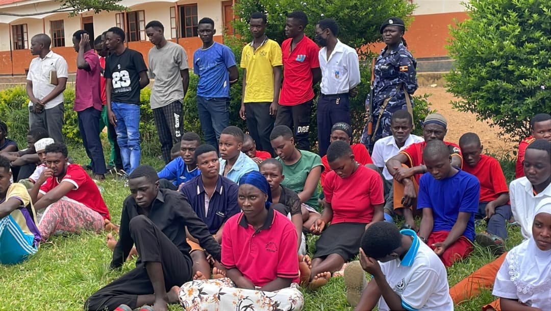 91.2 Crooze FM tweet media