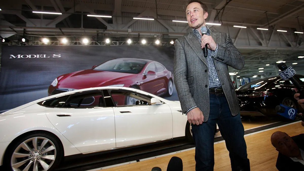 TheTeslaLife's tweet image. Elon Musk hints at “official ceremony” with throwback photo to close #Tesla #ModelS #ModelX chapter
teslarati.com/elon-musk-hint…