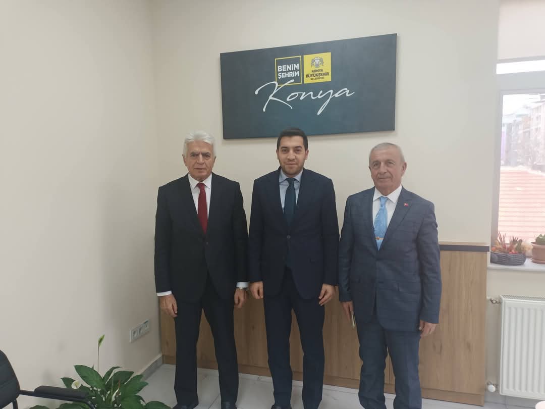 Hutashyk's tweet photo. Belediye Başkanımız @drsadiksefer bey, İlçe Başkanımız Mehmet Bilgi bey ile birlikte Büyükşehir Belediyesi İlçe Hizmetleri Daire Başkanı Sayın Enes Koç bey'i, Yazı işleri ve Kararlar Daire Başkanı Muammer Parlar bey'i,ziyaret etti https://t.co/p73wiqORBO