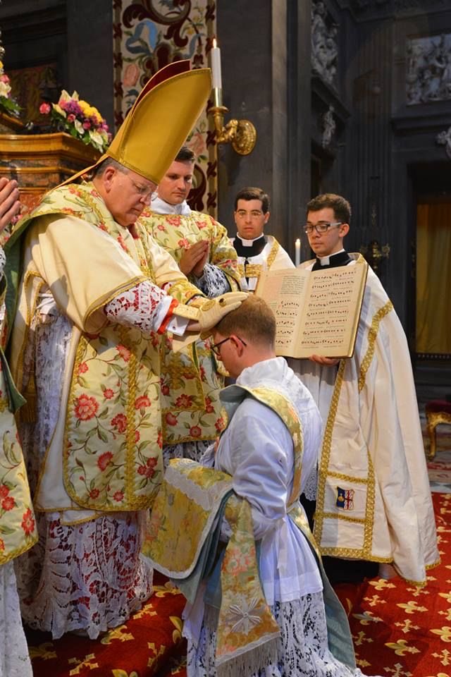 PapistDirectory's tweet photo. Pray for priests this Holy Thursday https://t.co/L1kvfg3XIg