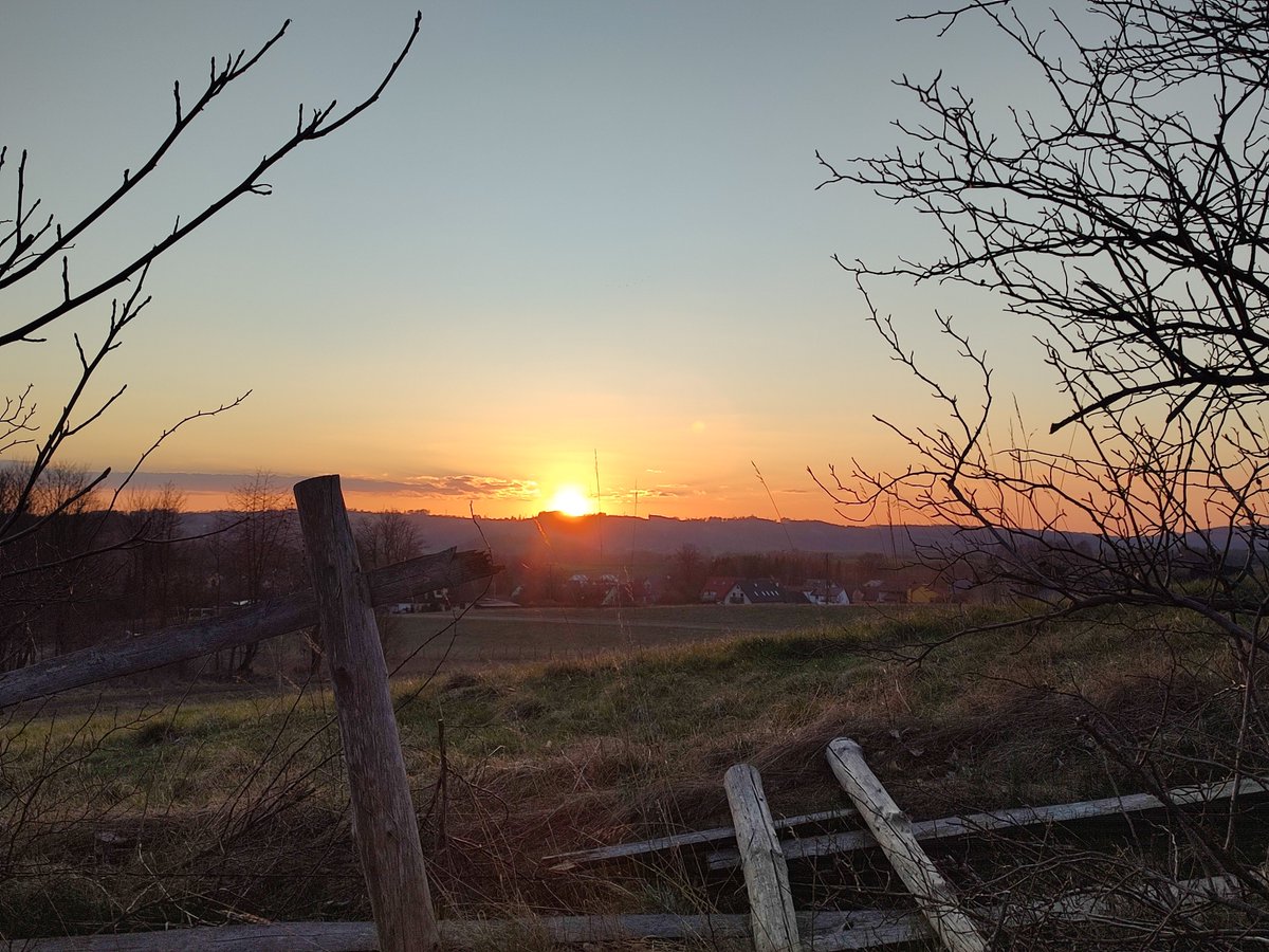 Kubicowy's tweet image. Dzisiejszy #sunsetalert #sunset #nazadupiu