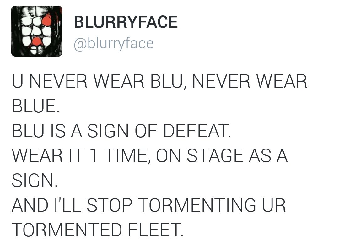 TOPUPDATERS's tweet photo. 10 years ago today, @twentyonepilots played the March Madness Music Festival. We got a new Blurryface tweet before the show, and Tyler wore a blue jumpsuit on stage.

Could we expect anything blue for tomorrow? 👀 https://t.co/3caaDm99rp