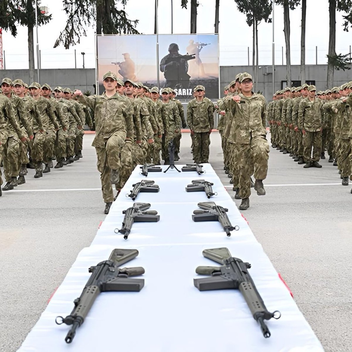 SİYAH SANCAK tweet media