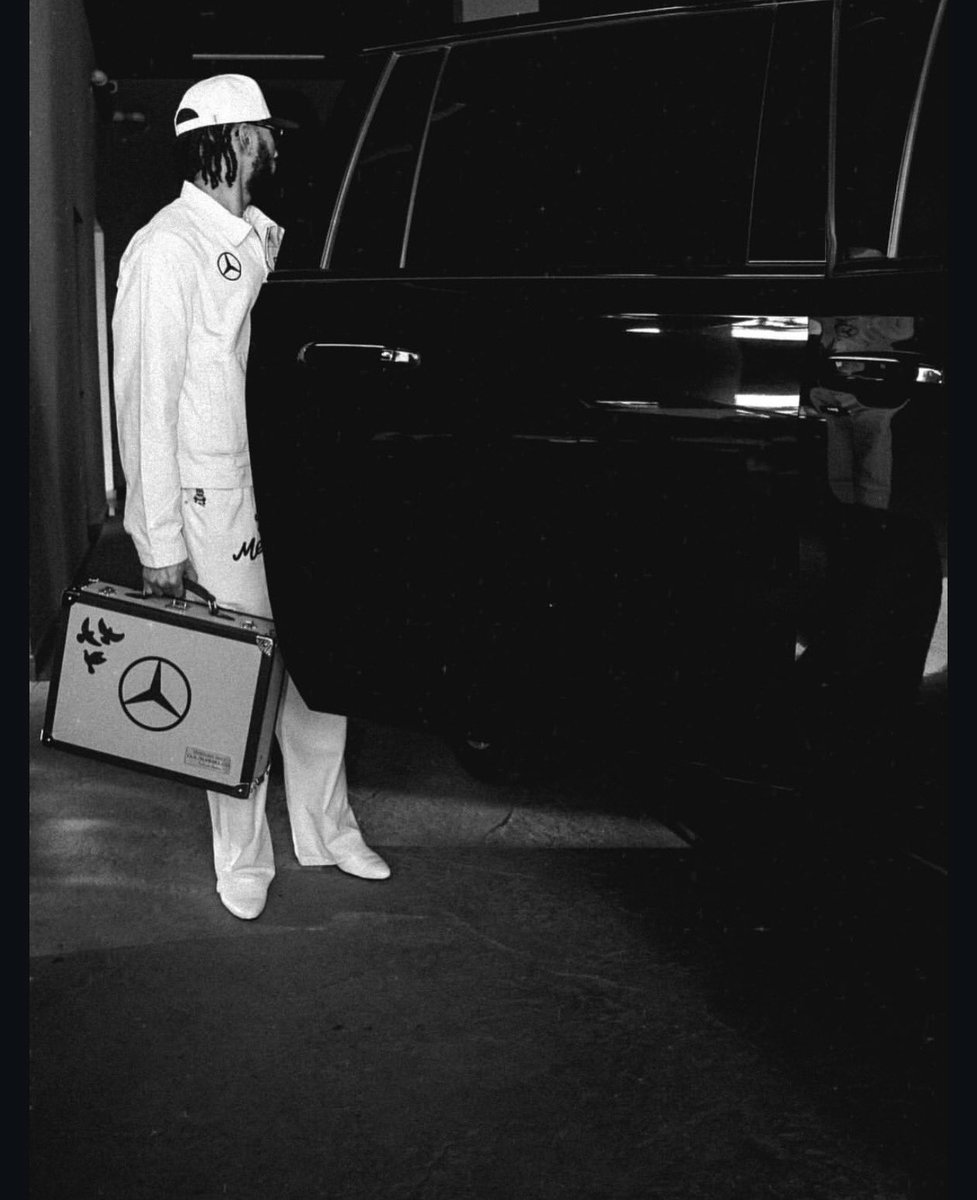 STARBOY GUCCI🖤🦉🖤 tweet media