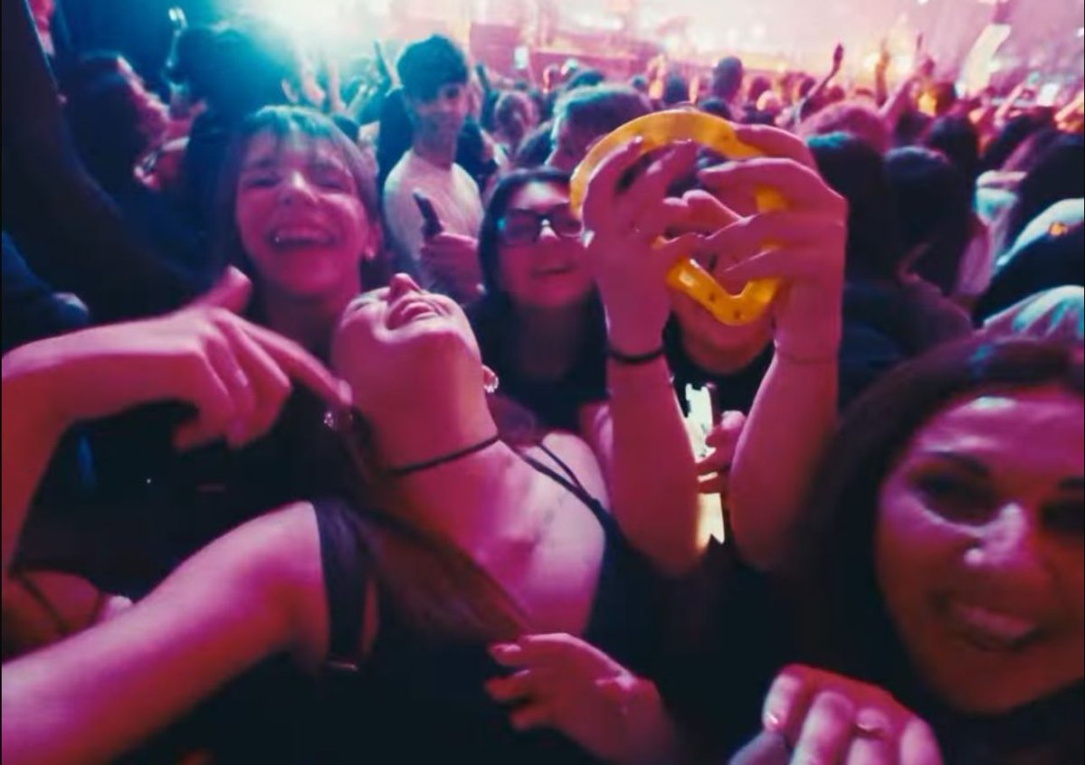 la fake liam stan tweet media