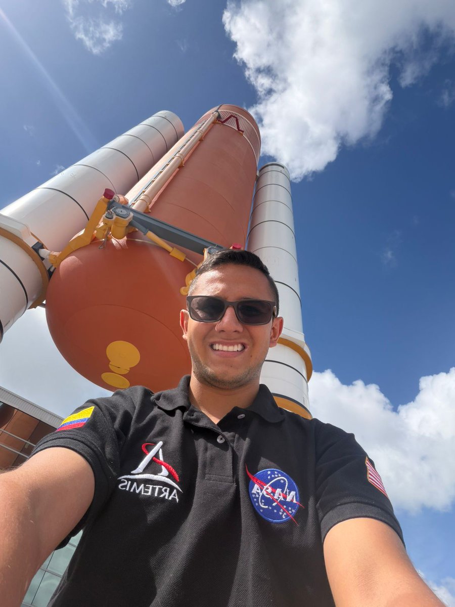 RCNBga's tweet image. #Video l Juan Felipe García Peña un ingeniero de 21 años, Santandereano, se convirtió en motivo de orgullo para el Departamento tras ser seleccionado por la NASA para participar en el lanzamiento de la misión Artemis II.