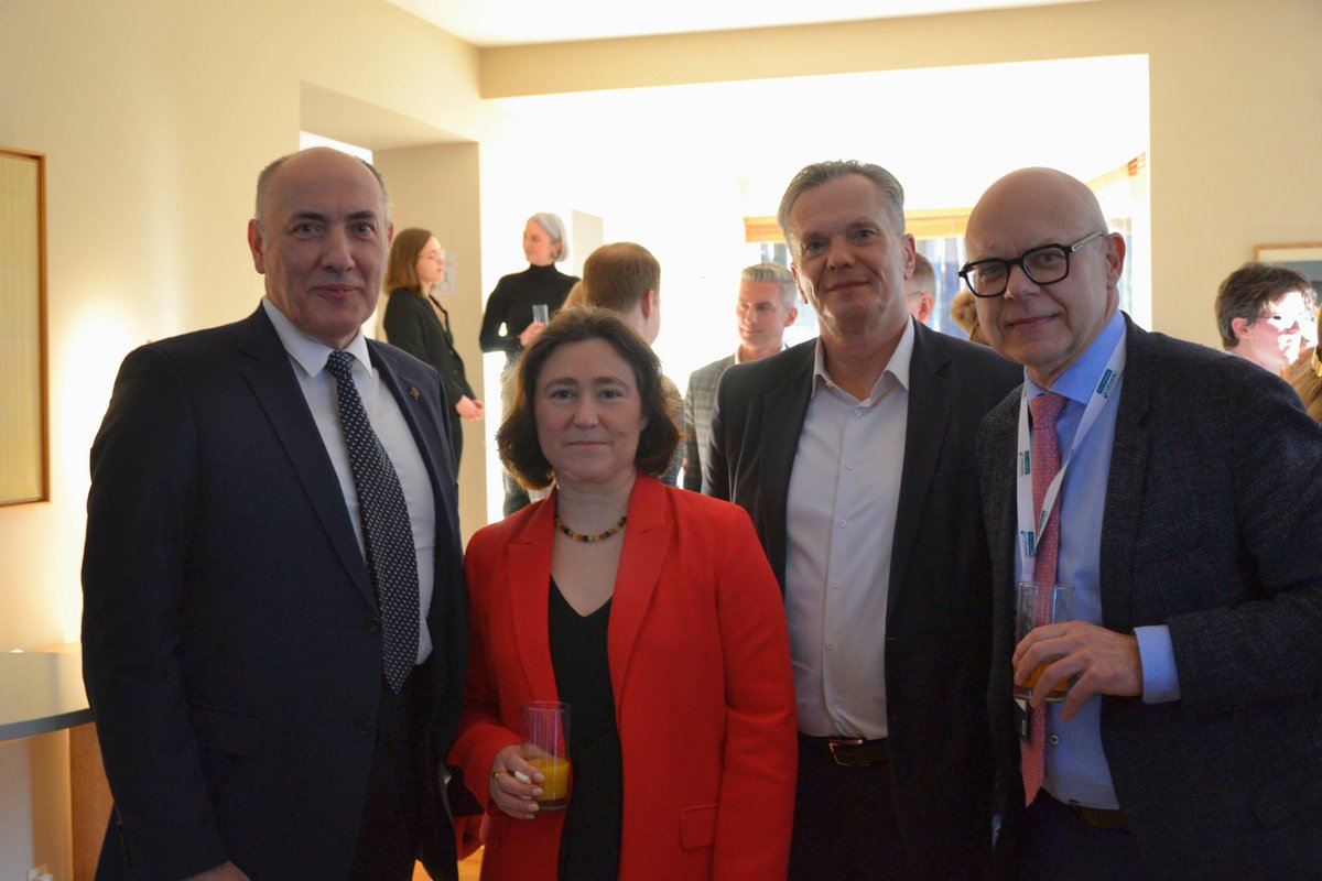 Lucie Stepanyan tweet media