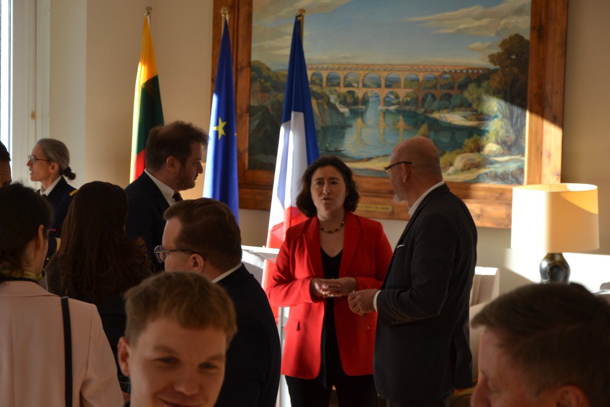 Lucie Stepanyan tweet media