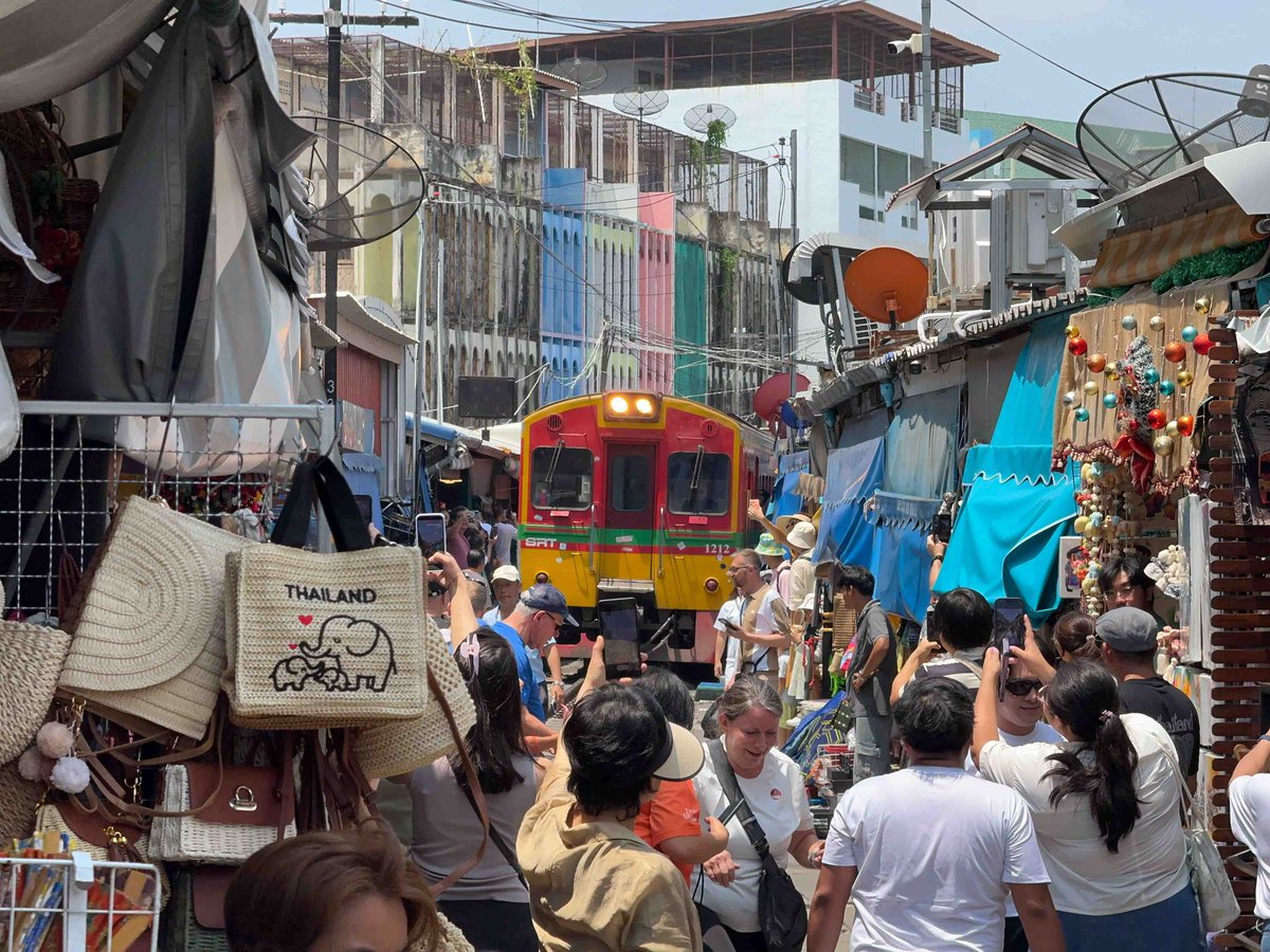 evamuvon tweet media