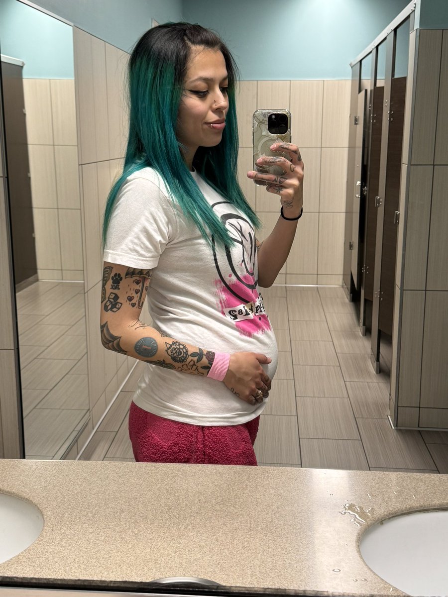 Ms. Riot tweet media