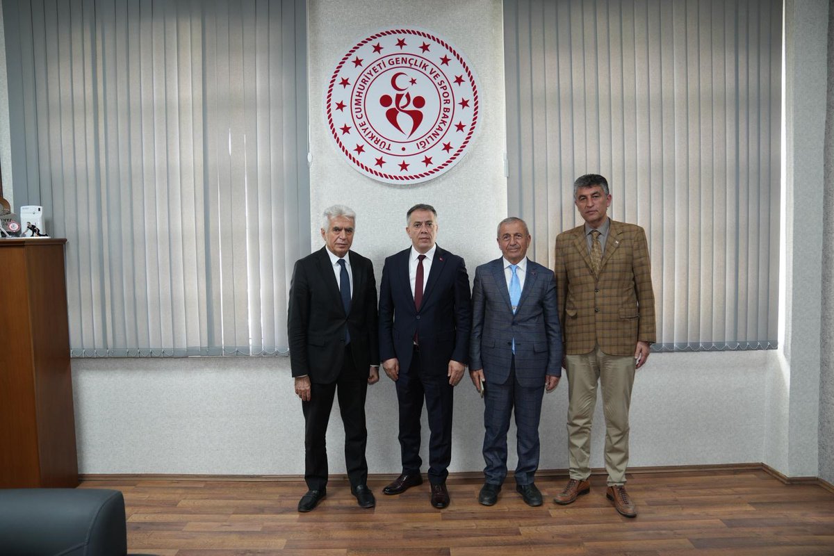Hutashyk's tweet photo. Belediye Başkanımız @drsadiksefer  bey, İlçe Başkanımız ve Başkan Yardımcımız ile birlikte Konya'da Gençlik ve Spor İl Müdürümüz Sayın Muzaffer Çintimar bey'i ve İl Müdür Yardımcısı Kıredi Yurtlar Kurumu Müdürü Hemşehrimiz İsa Araba bey'i ziyaret etti. https://t.co/oJf9etZvDx