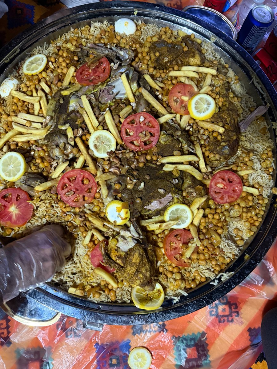 هذا عشانا اليوم في البر ربيعي خرب التصوير سامحوه 😂 القريب يقرب