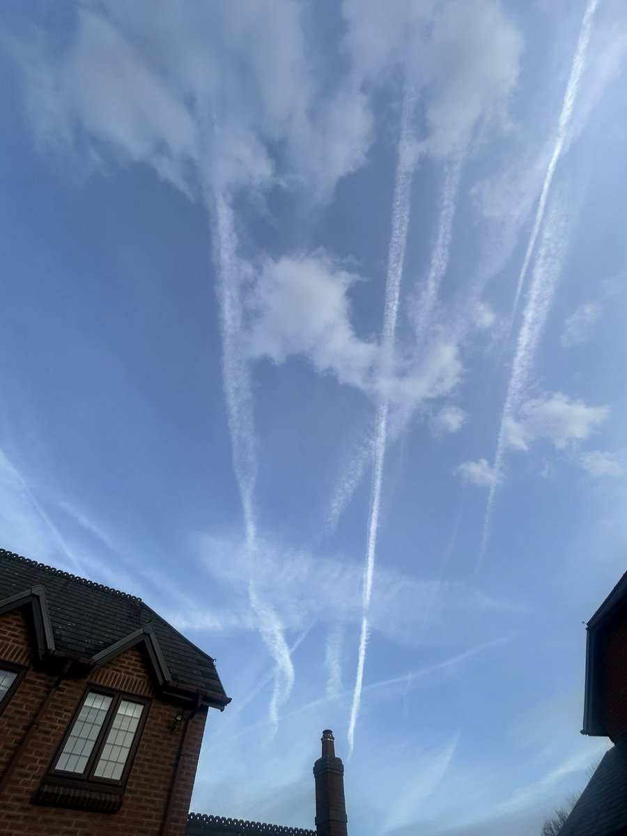 @ChatsWithEm tweet media