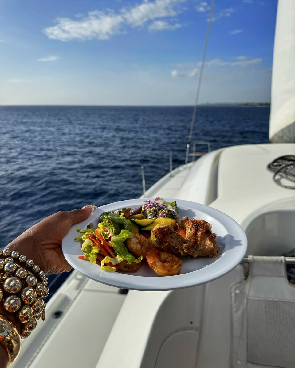 Barbados's tweet image. Sailing into serenity.🌊⛵🇧🇧💙 
There’s nothing like a catamaran day in Barbados, sun on your skin, breeze in your hair, and endless ocean views.

📸: @estaregrams, thanks for sharing!

#MyBarbados #LoveBarbados #VisitBarbados
