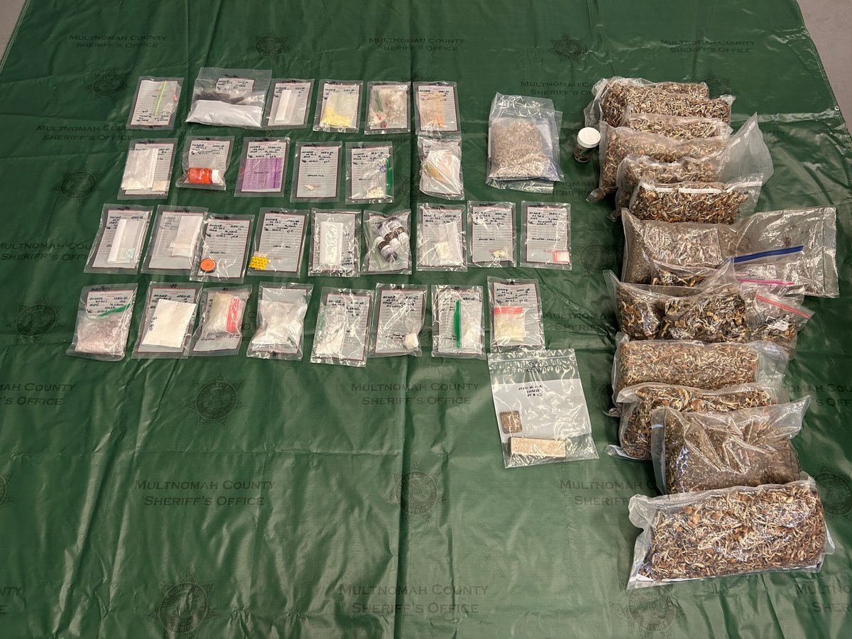 FBI Portland tweet media